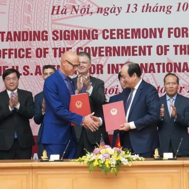 VIỆT - MỸ KÝ BẢN GHI NHỚ TĂNG CƯỜNG NĂNG LỰC CHÍNH PHỦ ĐIỆN TỬ