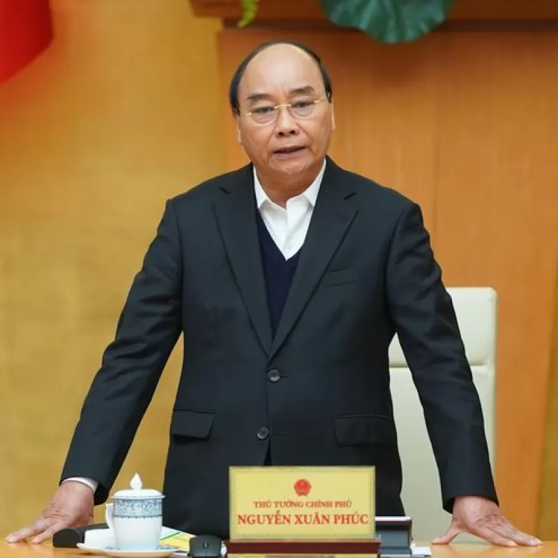Thủ tướng Nguyễn Xuân Phúc: Tạm dừng các chuyến bay thương mại từ nước ngoài