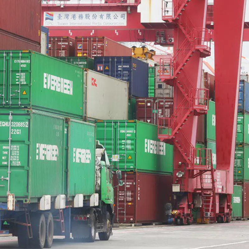 Cổ phiếu vận tải biển tăng giá “điên cuồng” nhất trong lịch sử! Tuyển vận tải biển Úc tăng 894%, Châu Âu tăng 516%. Cơn bão thiếu thùng hàng, đứt tuyến, mất đơn hàng, tắc nghẽn cảng,…