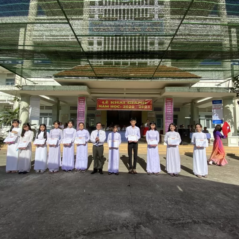 Hiệp hội Đài Việt trao học bổng cho học sinh có hoàn cảnh khó khăn