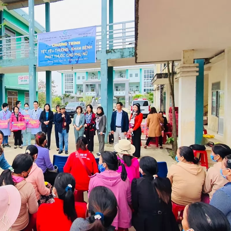 Hiệp hội Đài Việt hỗ trợ người dân vùng lũ Việt Nam
