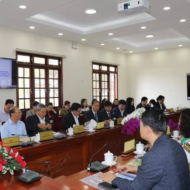 Vinh danh tập thể, cá nhân có thành tích xuất sắc về công tác người Việt Nam ở nước ngoài giai đoạn 2018 - 2020