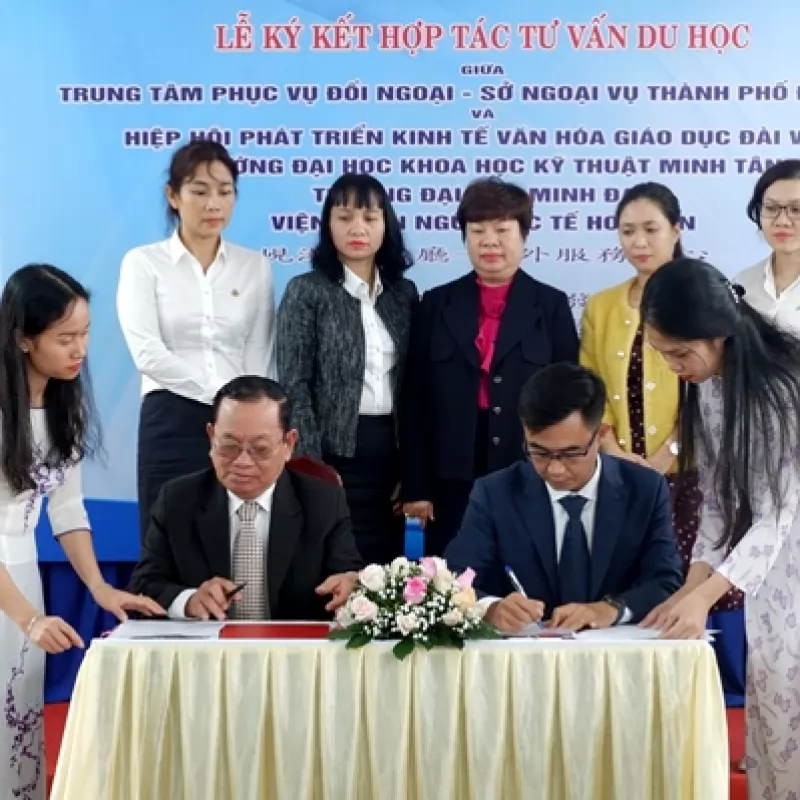 Trung tâm Phục vụ Đối ngoại Đà Nẵng ký kết hợp tác tư vấn du học với các đối tác Đài Loan